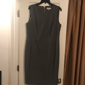 sleeveless sheath dress